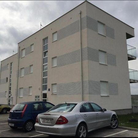 נין Apartmani Matko מראה חיצוני תמונה