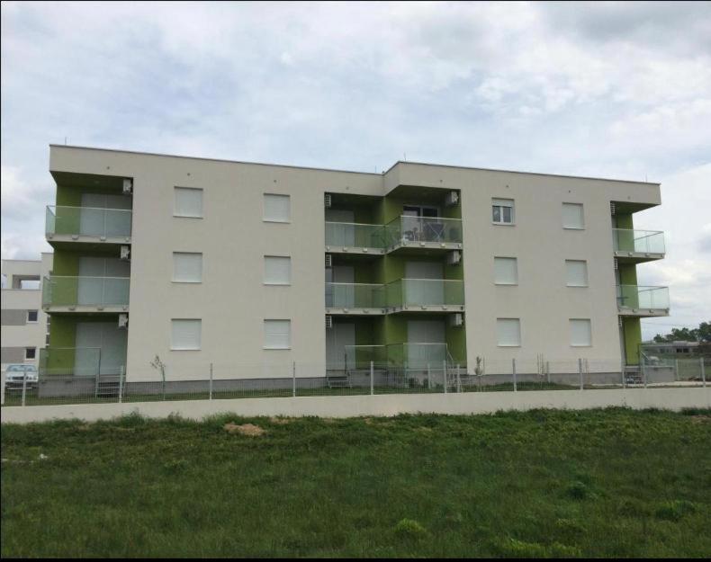 נין Apartmani Matko מראה חיצוני תמונה
